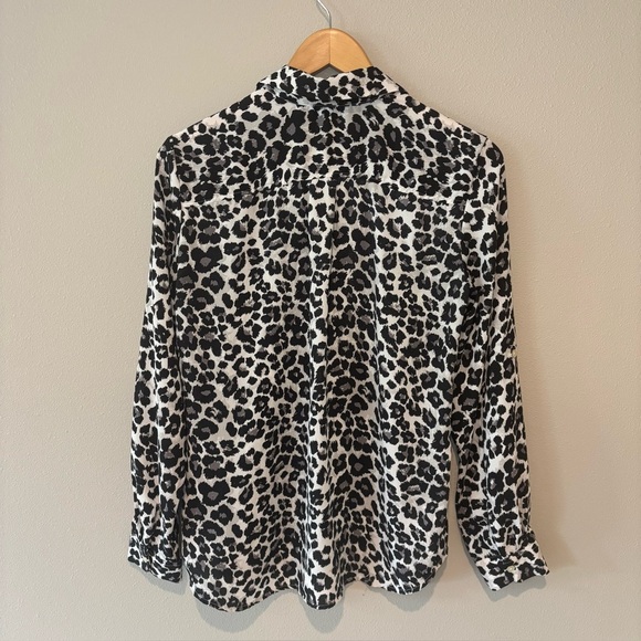 LOFT Outlet Women’s Button Up Snow Leopard Print Long Sleeve Collared Blouse S - Picture 2 of 13